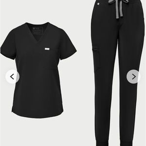 FIGS Zamora Joggers Scrub Set